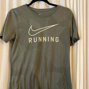 Nike running shirt size S